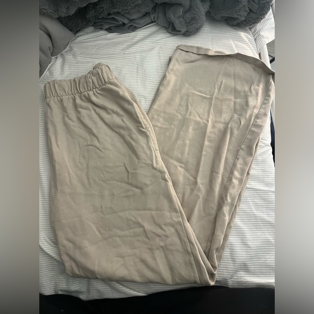 Brandy Melville wide leg sweatpants